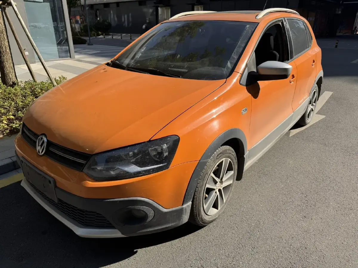 2012 Volkswagen Polo 1.6L 105HP L4 5MT