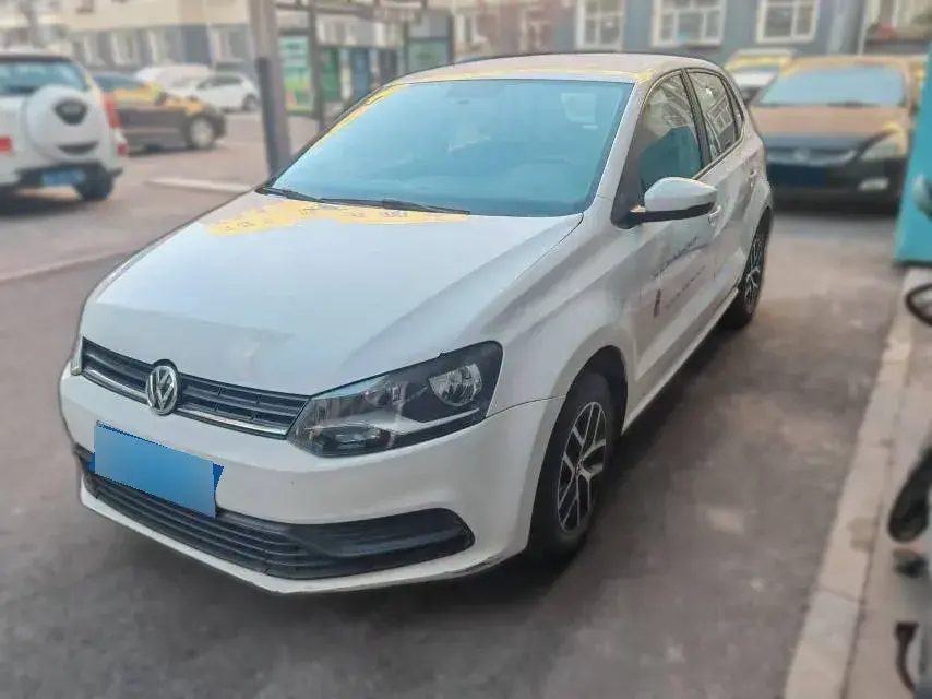 2016 Volkswagen Polo 1.4L 90HP L4 6AT