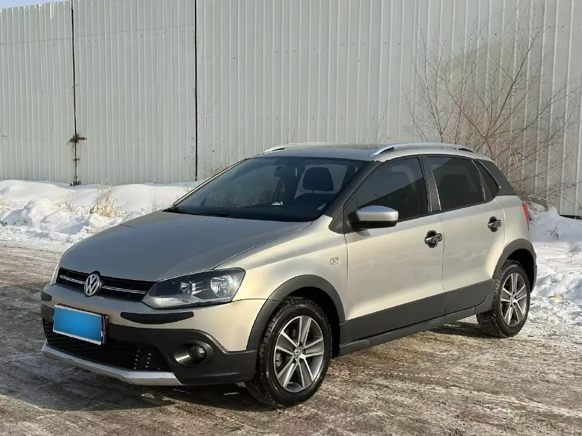 2012 Volkswagen Polo 1.6L 105HP L4 5MT