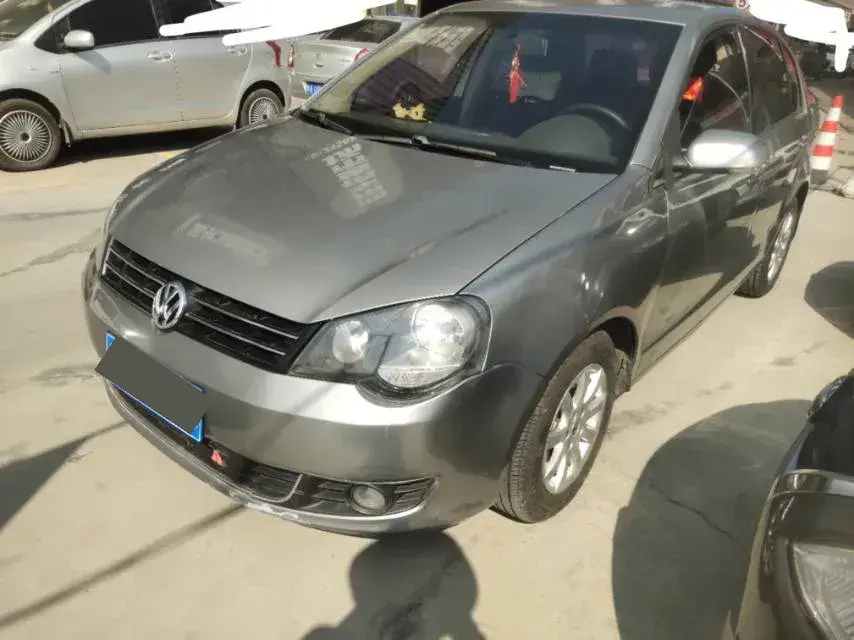 2011 Volkswagen Polo 1.4L 86HP L4 6AT