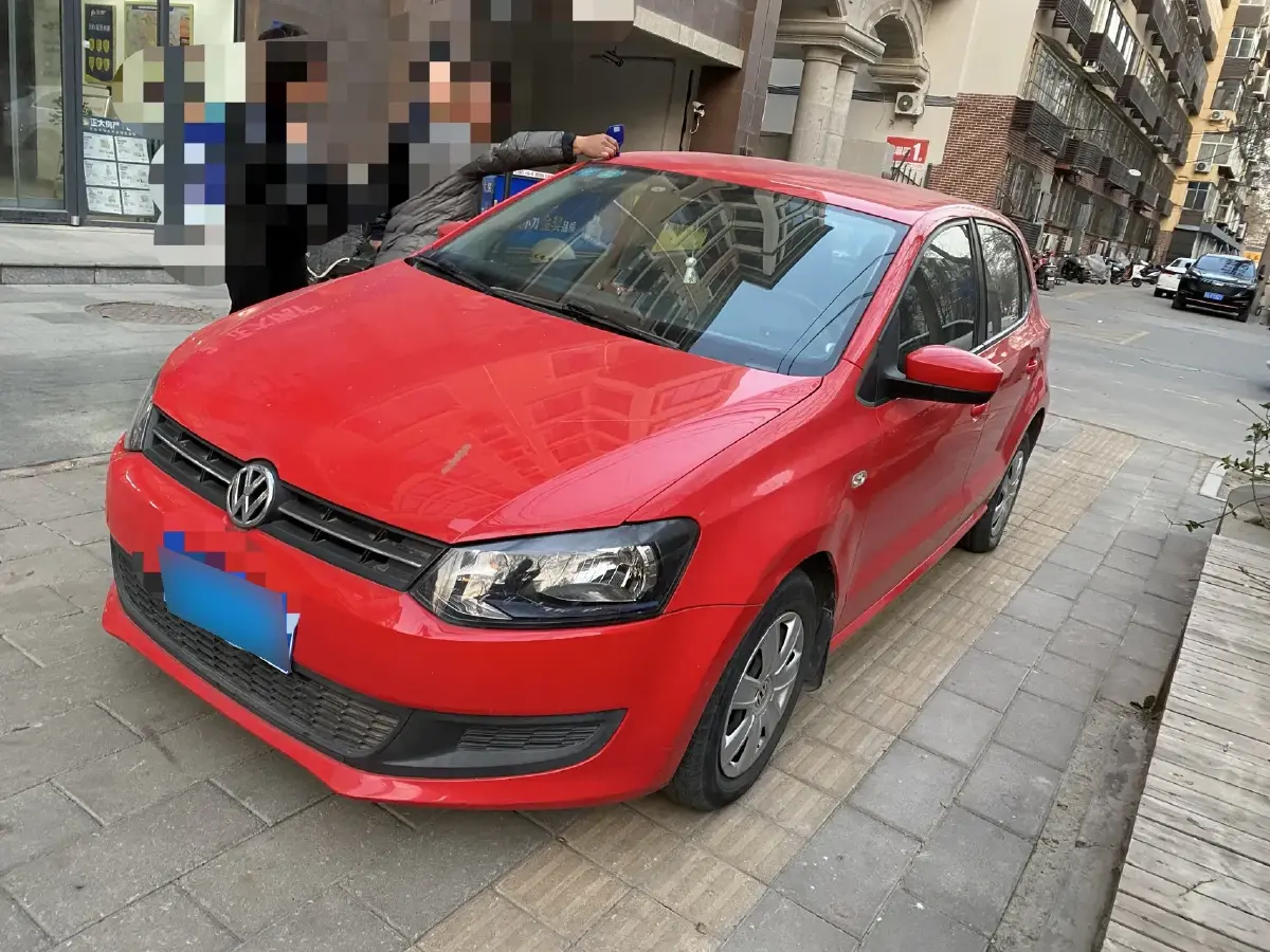 2013 Volkswagen Polo 1.4L 86HP L4 5MT
