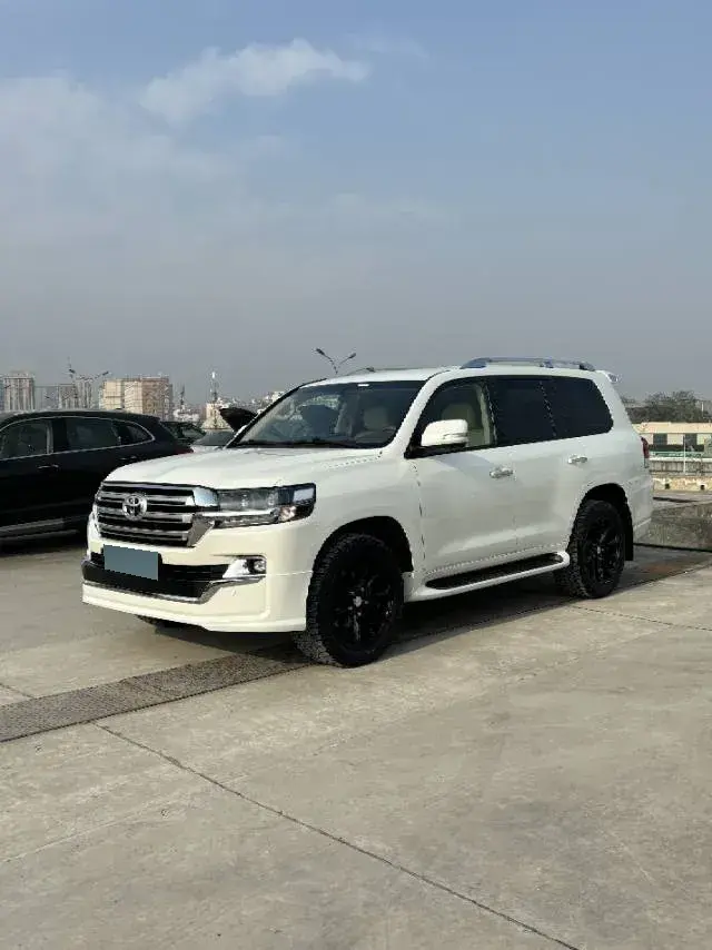 2015 Toyota Land Cruiser 4.6L 310HP V8 6AT