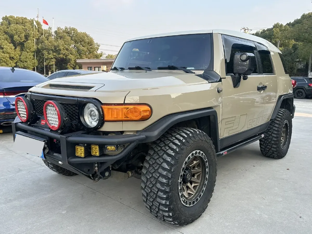 2013 Toyota FJ Cruiser 4.0L 272HP V6 5AT,autocango,china used car exporter,china ev exporter,chinese used car exporter,chinese used ev exporter
