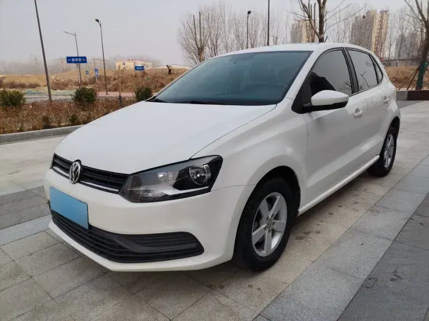 2016 Volkswagen Polo 1.4L 90HP L4 6AT