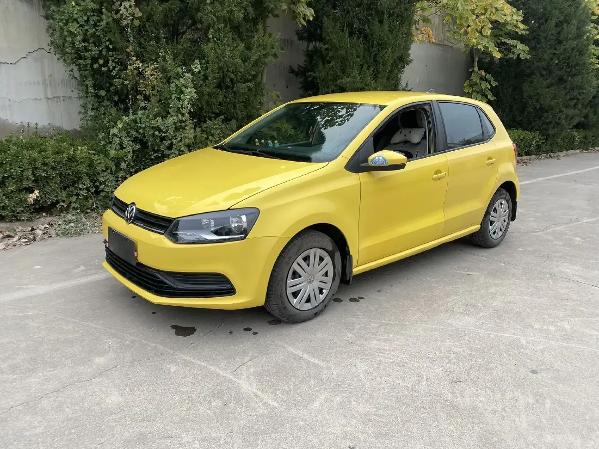 2016 Volkswagen Polo 1.4L 90HP L4 6AT