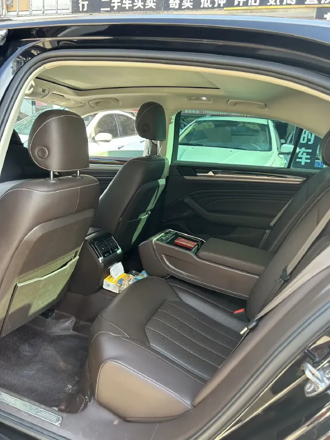 2021 Volkswagen Phideon 2.0T 224HP L4 7DCT,autocango,china used car exporter,china ev exporter,chinese used car exporter,chinese used ev exporter