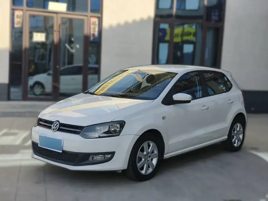 2013 Volkswagen Polo 1.4L 86HP L4 5MT