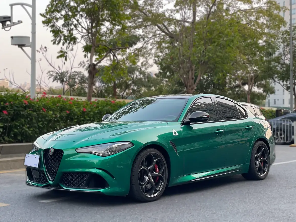 2022 Alfa Romeo Giulia 2.9T 510HP V6 8AT
