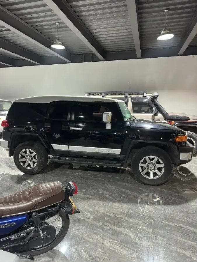 2013 Toyota FJ Cruiser 4.0L 272HP V6 5AT,autocango,china used car exporter,china ev exporter,chinese used car exporter,chinese used ev exporter