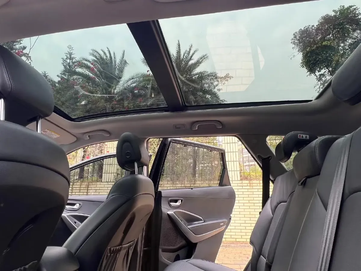 2013 Hyundai Grand SantaFe 2.2T 197HP L4 6AT,autocango,china used car exporter,china ev exporter,chinese used car exporter,chinese used ev exporter