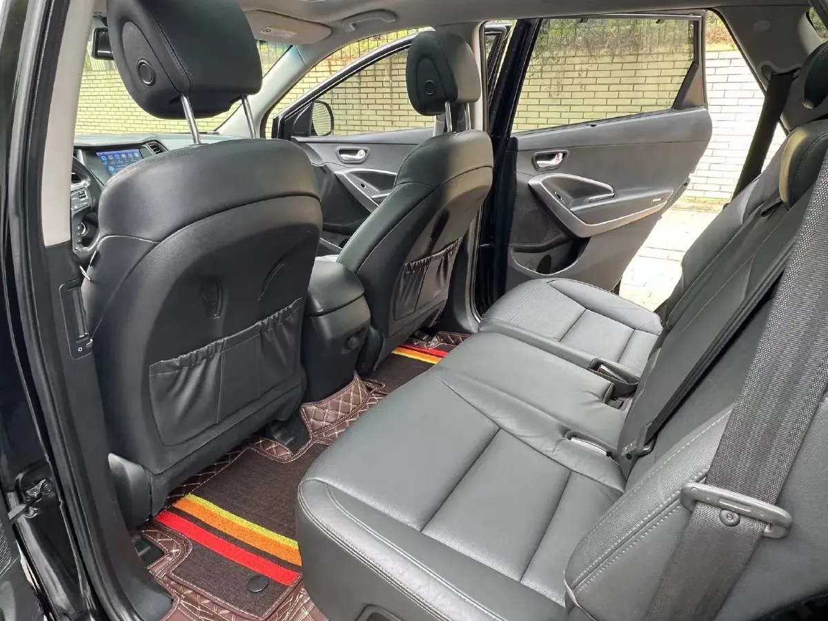 2013 Hyundai Grand SantaFe 2.2T 197HP L4 6AT,autocango,china used car exporter,china ev exporter,chinese used car exporter,chinese used ev exporter