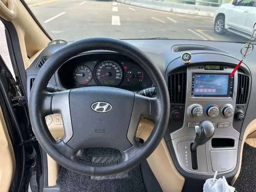 2011 Hyundai H-1 Wagon 2.4L 173HP L4 4AT,autocango,china used car exporter,china ev exporter,chinese used car exporter,chinese used ev exporter