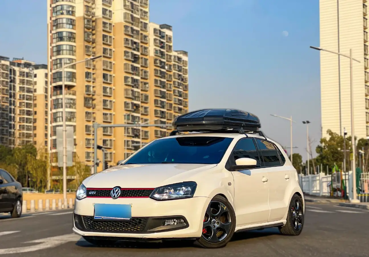 2012 Volkswagen Polo 1.4T 131HP L4 7DCT