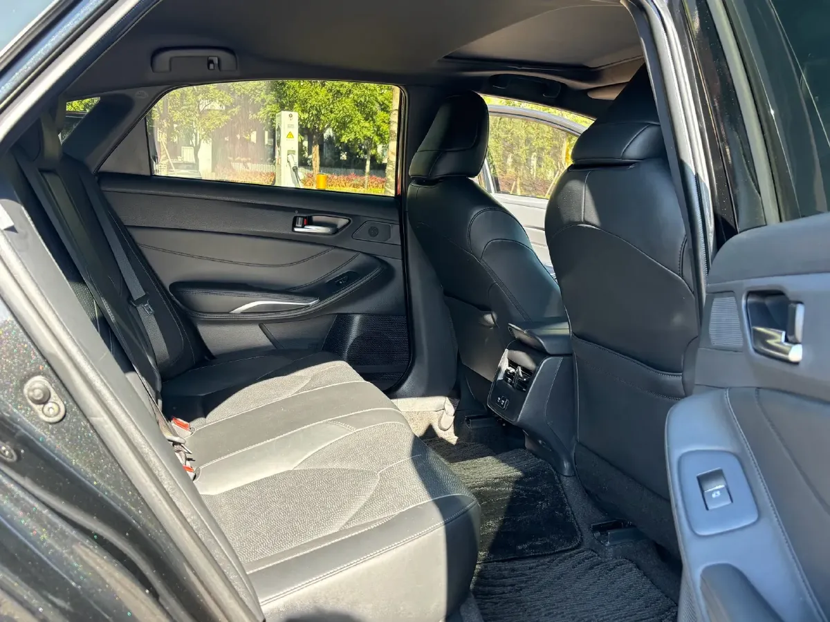 2021 Toyota Avalon 2.5L 209HP L4 8AT,autocango,china used car exporter,china ev exporter,chinese used car exporter,chinese used ev exporter