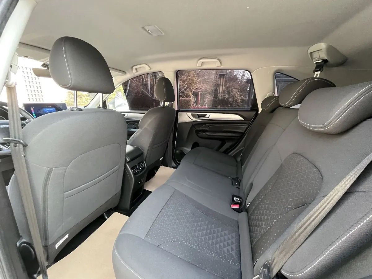 2021 Haval M6 1.5T 150HP L4 7DCT,autocango,china used car exporter,china ev exporter,chinese used car exporter,chinese used ev exporter