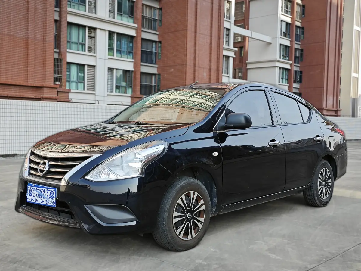 2015 Nissan Sunny 1.5L 112HP L4 5MT