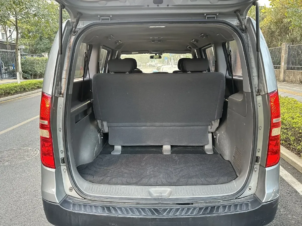 2011 Hyundai H-1 Wagon 2.4L 173HP L4 4AT,autocango,china used car exporter,china ev exporter,chinese used car exporter,chinese used ev exporter