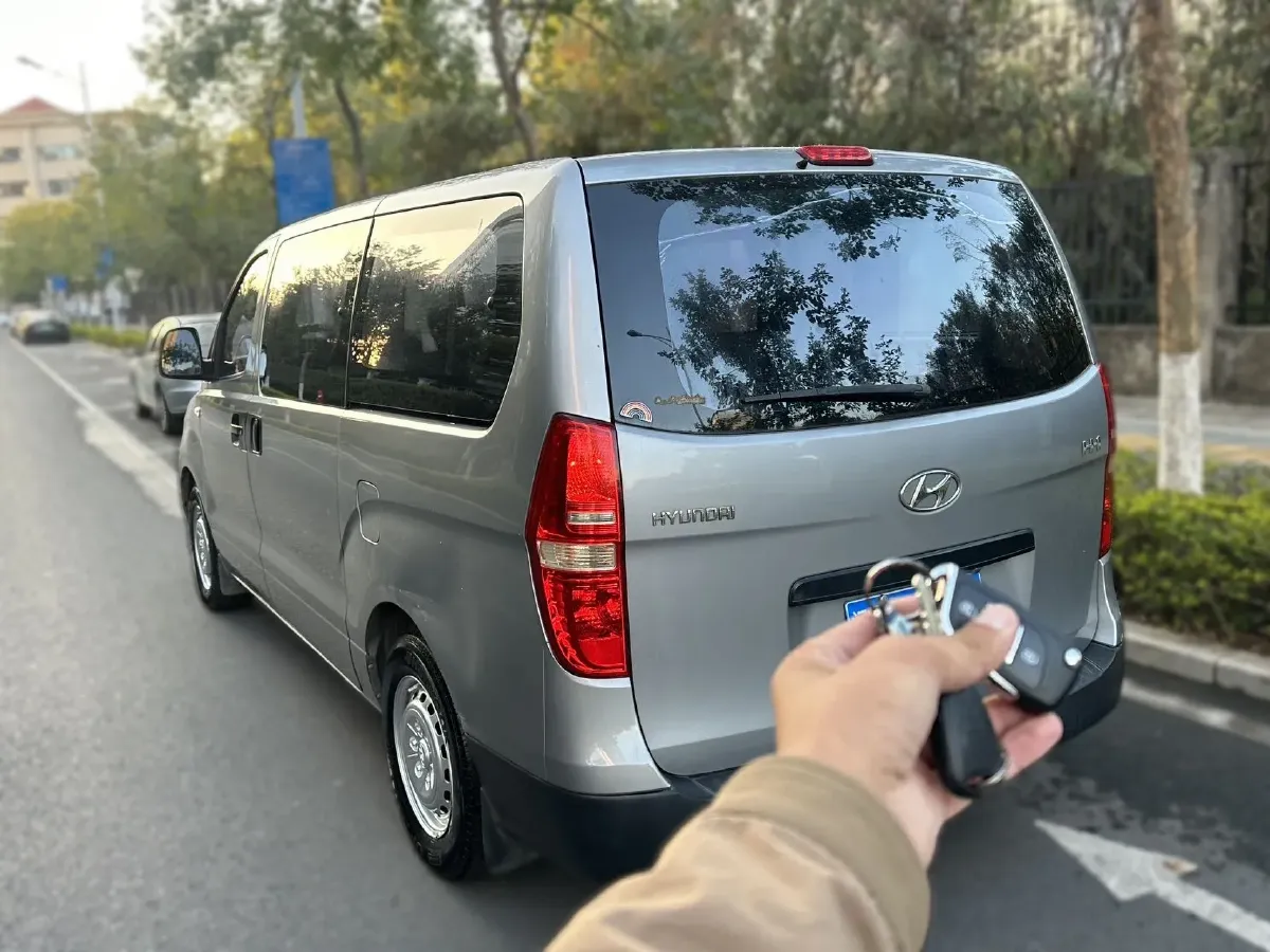 2011 Hyundai H-1 Wagon 2.4L 173HP L4 4AT,autocango,china used car exporter,china ev exporter,chinese used car exporter,chinese used ev exporter