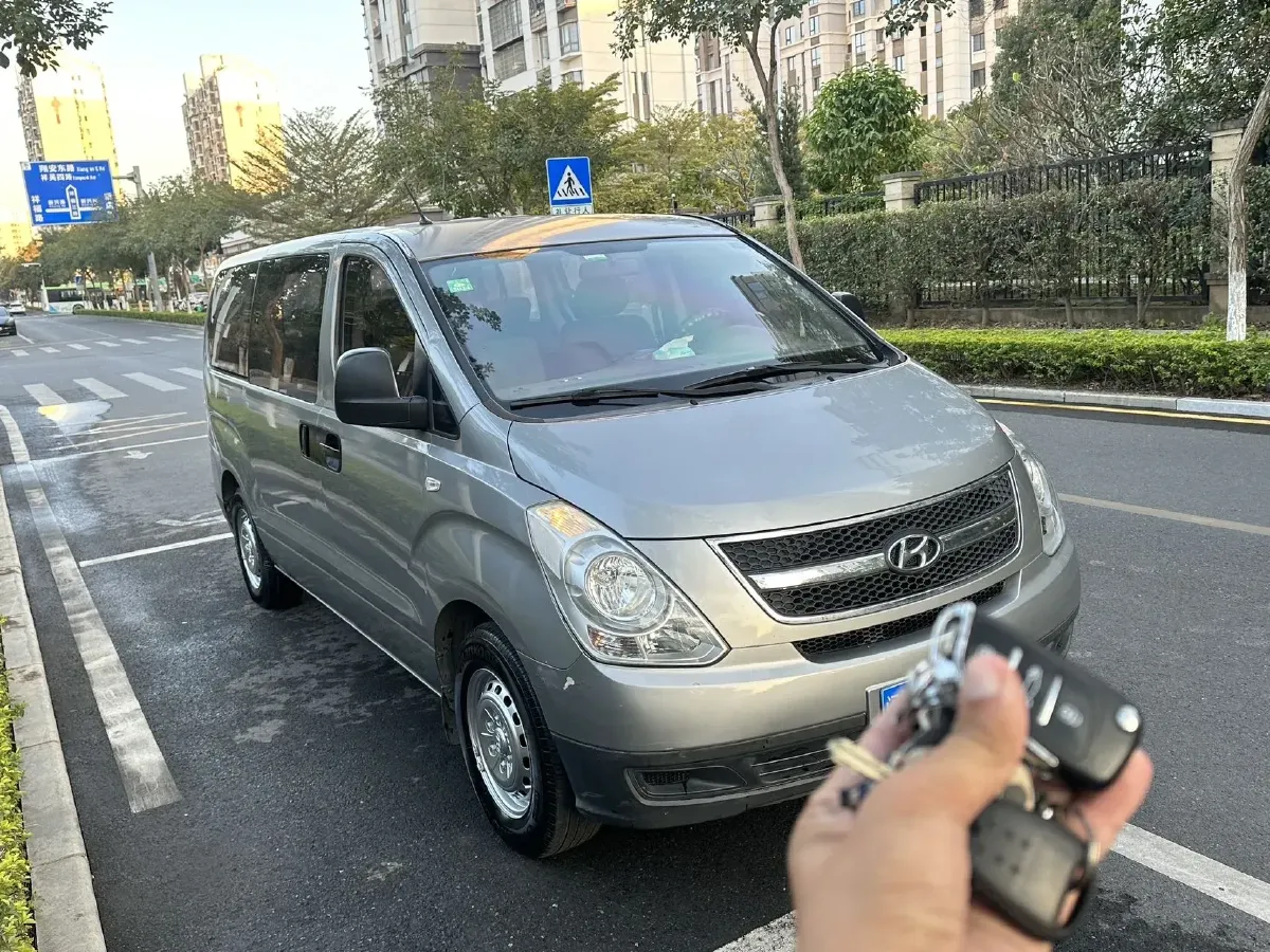 2011 Hyundai H-1 Wagon 2.4L 173HP L4 4AT,autocango,china used car exporter,china ev exporter,chinese used car exporter,chinese used ev exporter