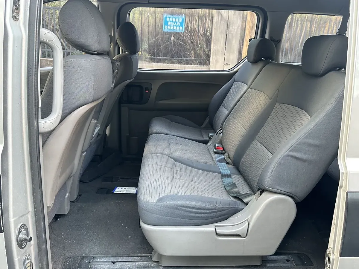 2011 Hyundai H-1 Wagon 2.4L 173HP L4 4AT,autocango,china used car exporter,china ev exporter,chinese used car exporter,chinese used ev exporter