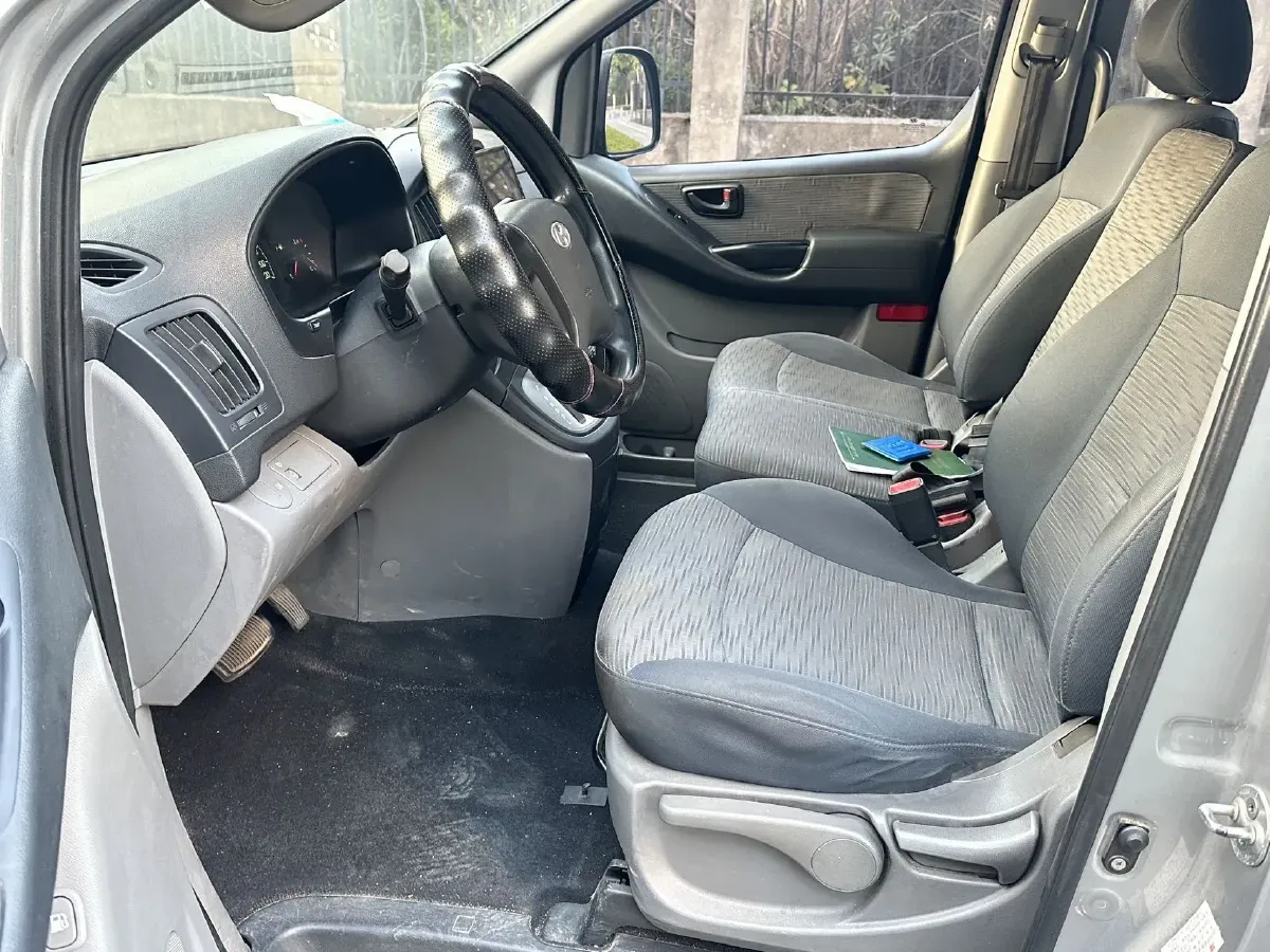 2011 Hyundai H-1 Wagon 2.4L 173HP L4 4AT,autocango,china used car exporter,china ev exporter,chinese used car exporter,chinese used ev exporter