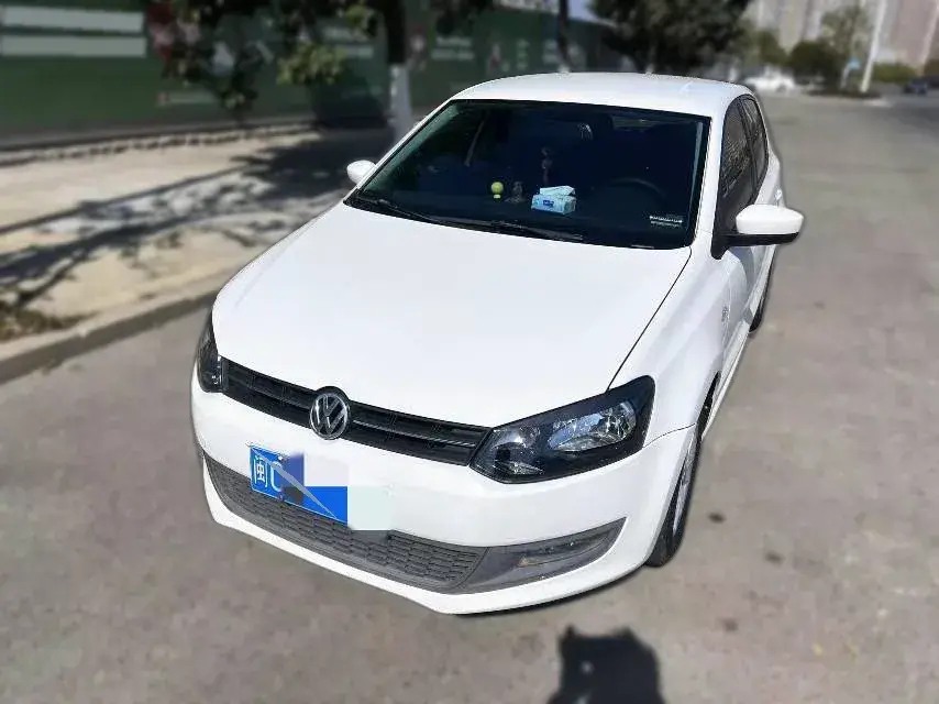 2013 Volkswagen Polo 1.4L 86HP L4 5MT