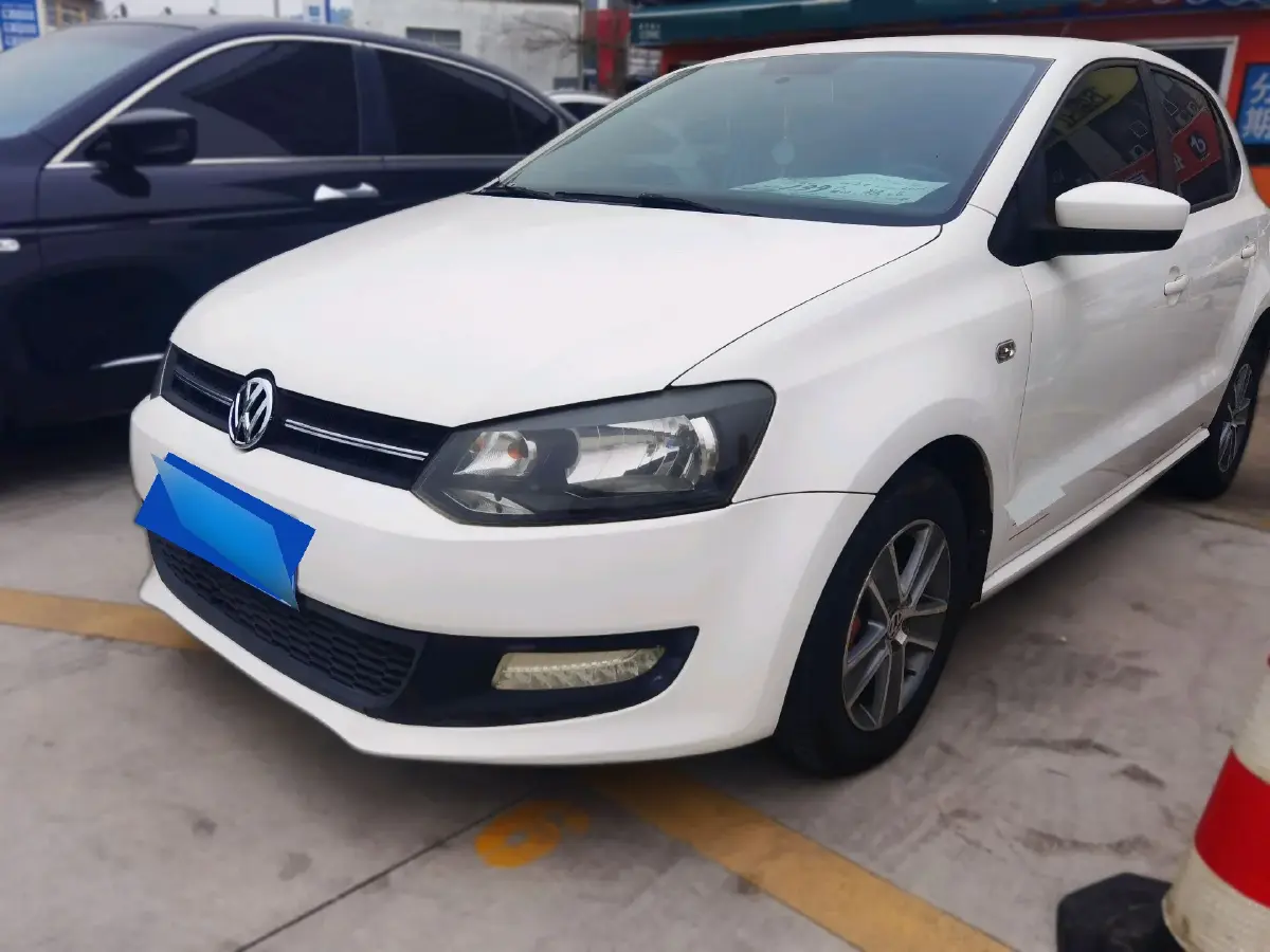 2013 Volkswagen Polo 1.4L 86HP L4 5MT