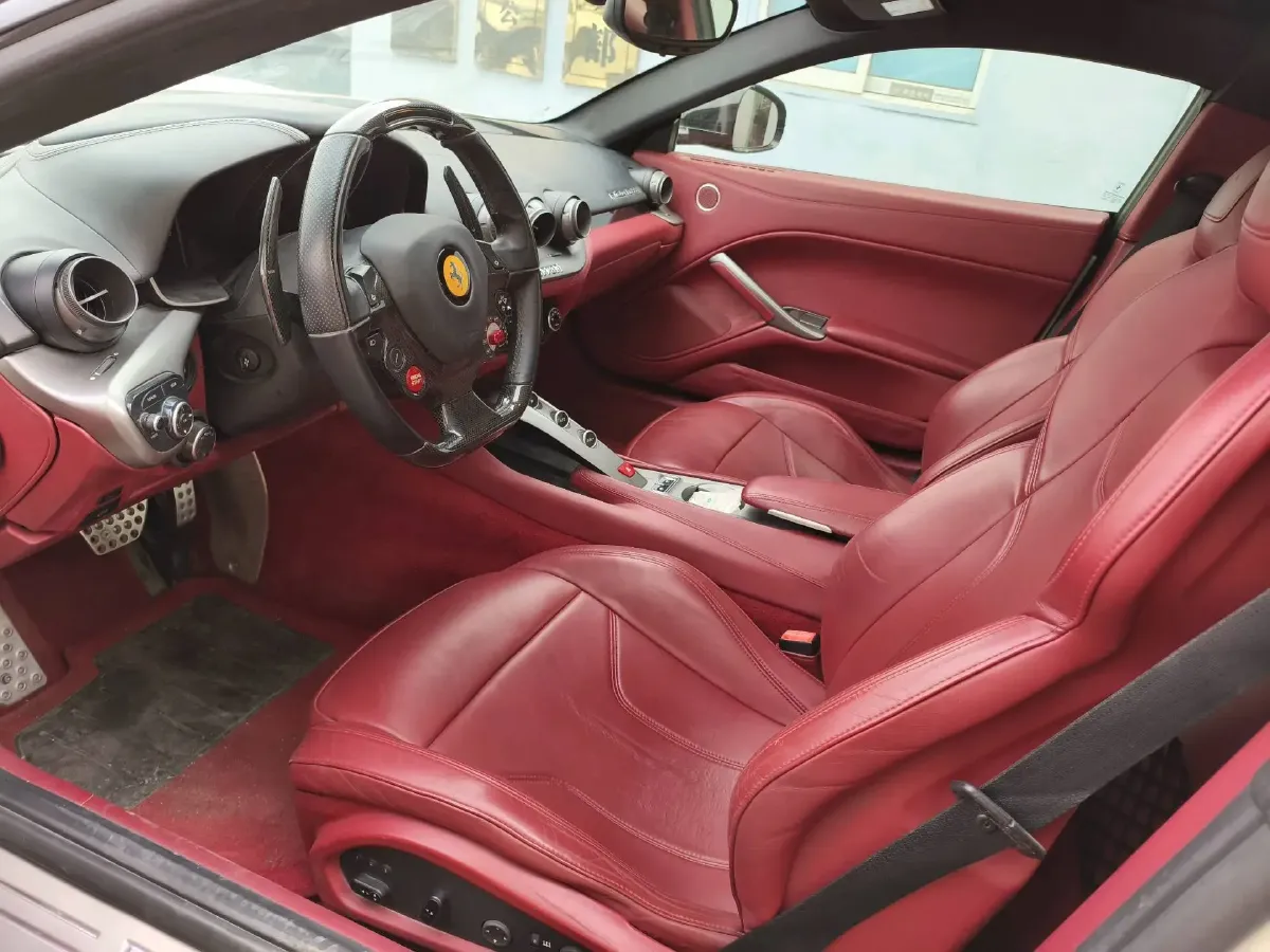 2013 Ferrari F12 berlinetta 6.3L 741HP V12 7DCT,autocango,china used car exporter,china ev exporter,chinese used car exporter,chinese used ev exporter