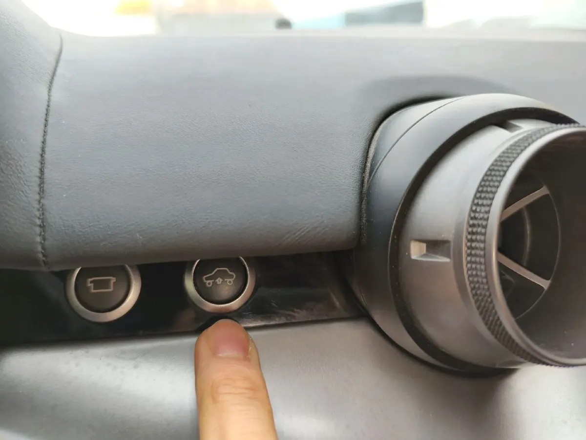 2013 Ferrari F12 berlinetta 6.3L 741HP V12 7DCT,autocango,china used car exporter,china ev exporter,chinese used car exporter,chinese used ev exporter