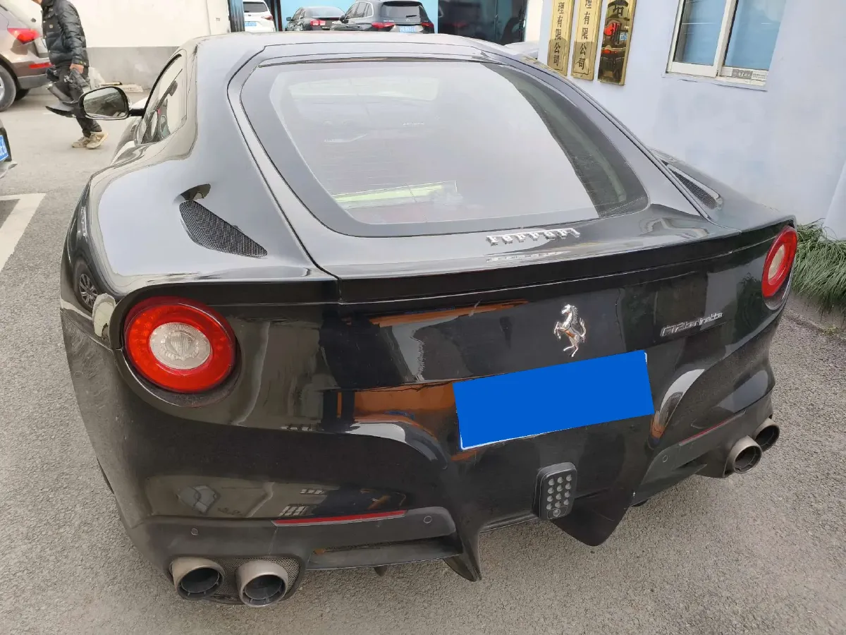 2013 Ferrari F12 berlinetta 6.3L 741HP V12 7DCT,autocango,china used car exporter,china ev exporter,chinese used car exporter,chinese used ev exporter