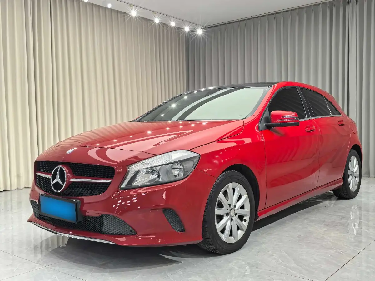 2017 Mercedes-Benz A Class 1.6T 122HP L4 7DCT