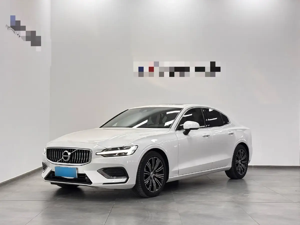2022 Volvo S60 2.0T 197HP L4 8AT
