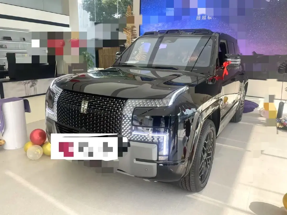 2023 YangWang U8 2.0T 272HP L4 REEV 49.05KWH