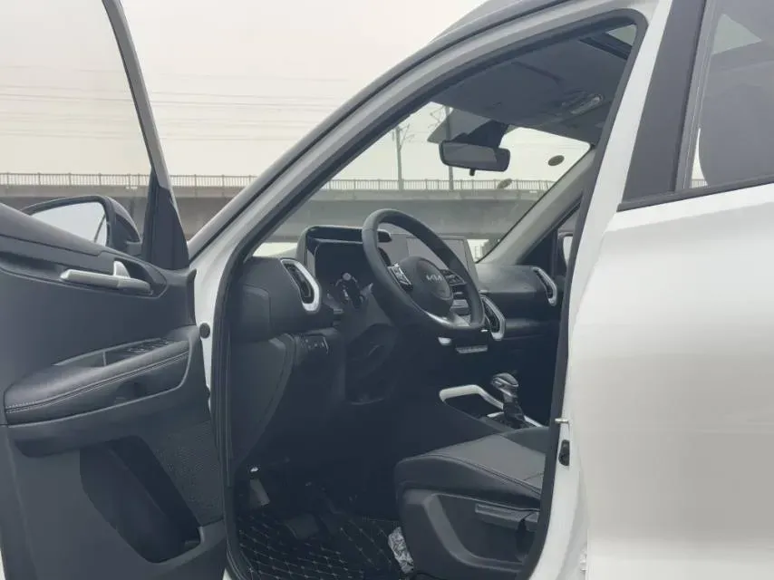 2024 Kia Sonet 1.5L 115HP L4 CVT,autocango,china used car exporter,china ev exporter,chinese used car exporter,chinese used ev exporter