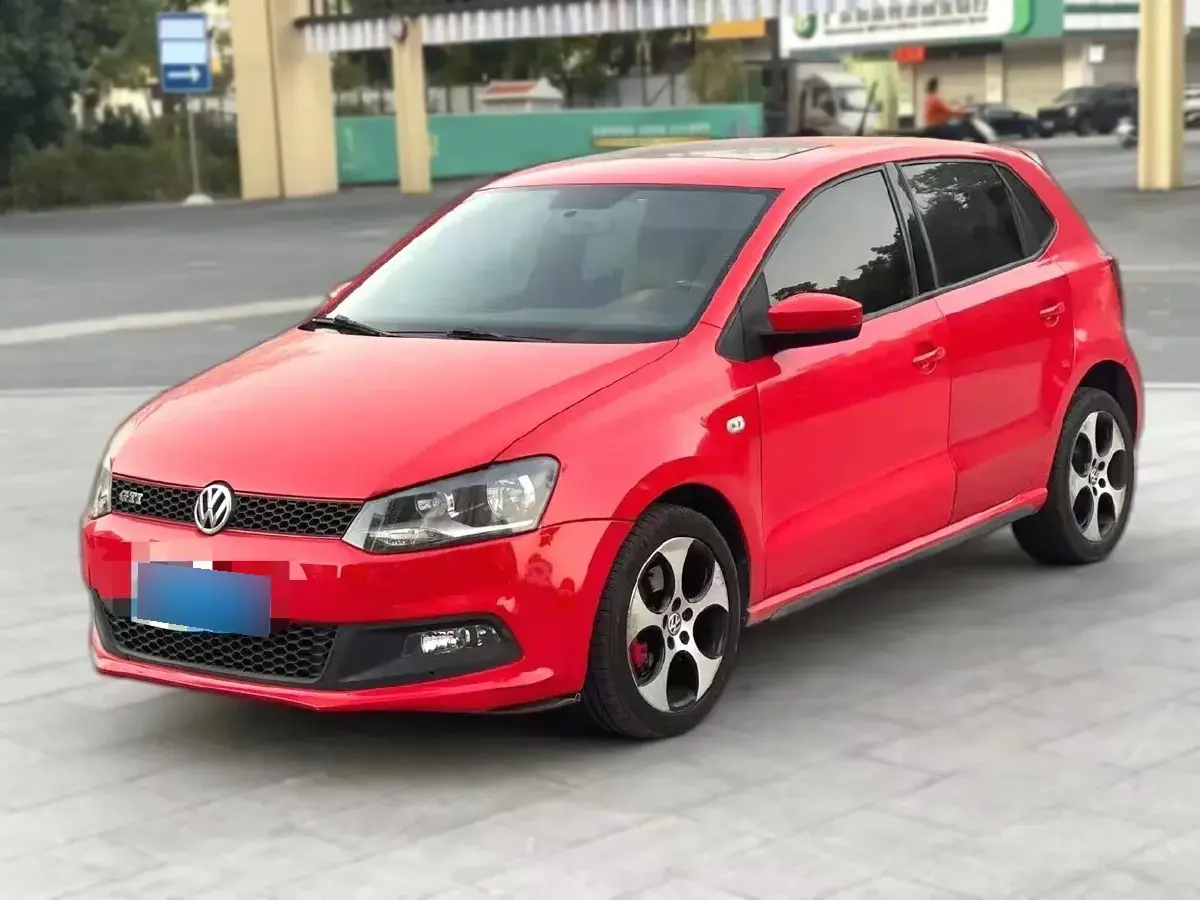 2012 Volkswagen Polo 1.4T 131HP L4 7DCT