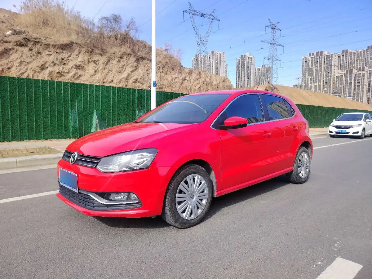 2016 Volkswagen Polo 1.6L 110HP L4 5MT