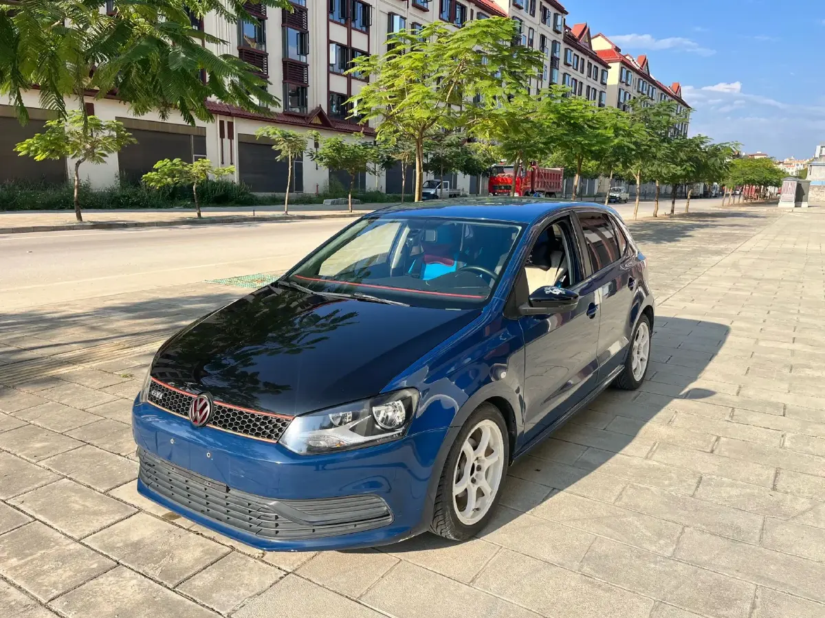 2016 Volkswagen Polo 1.4L 90HP L4 6AT