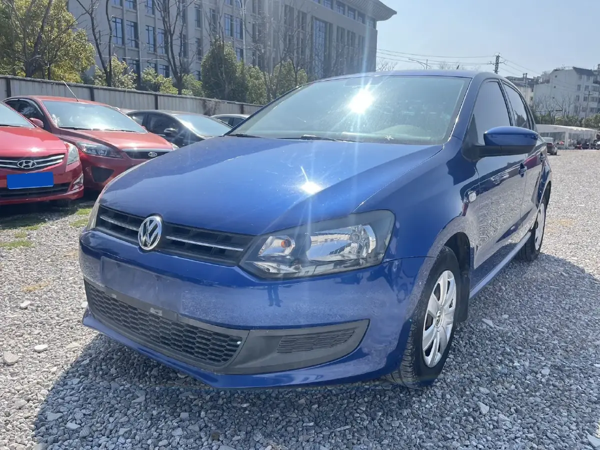 2013 Volkswagen Polo 1.4L 86HP L4 5MT