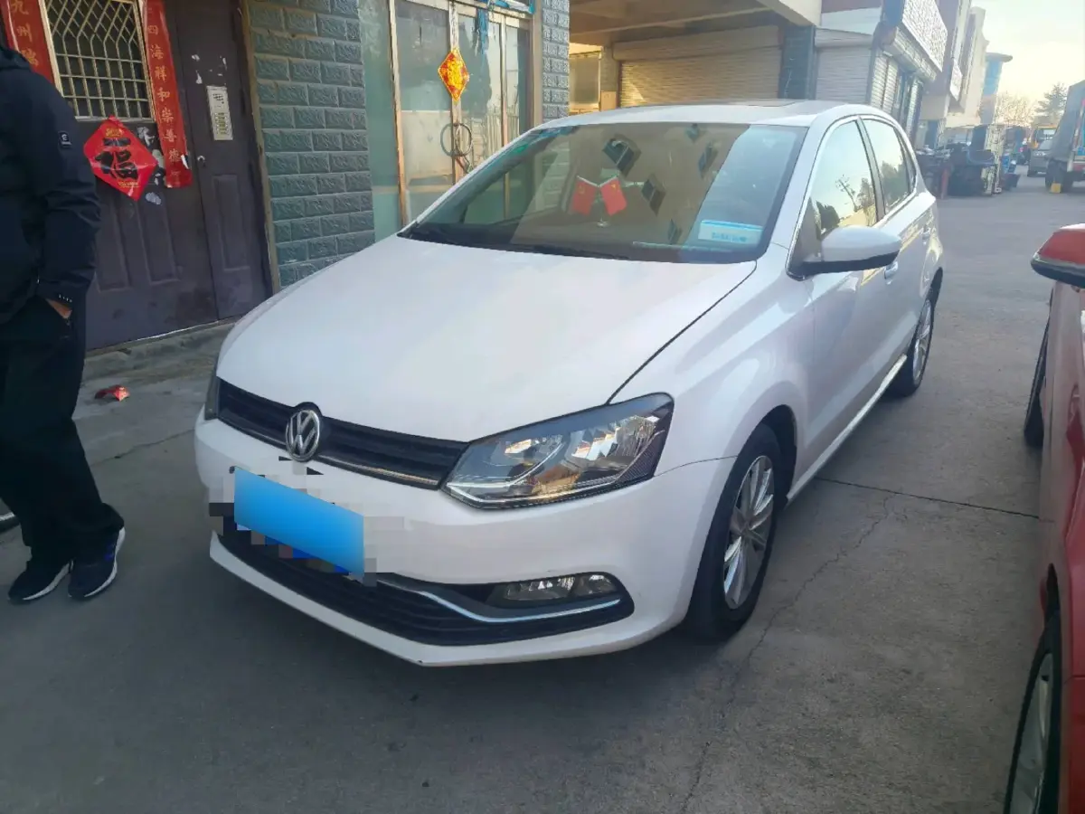 2016 Volkswagen Polo 1.6L 110HP L4 5MT