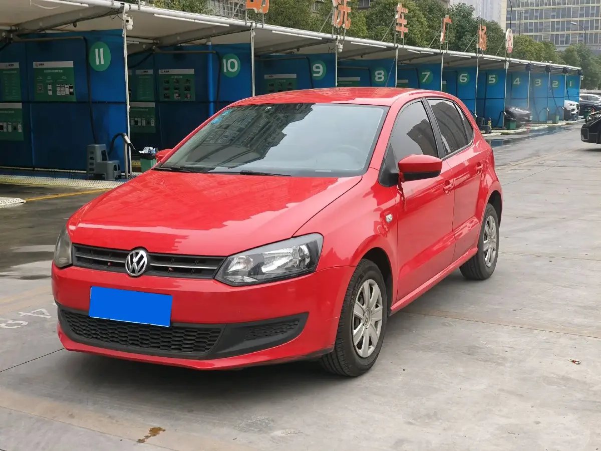 2013 Volkswagen Polo 1.4L 86HP L4 5MT