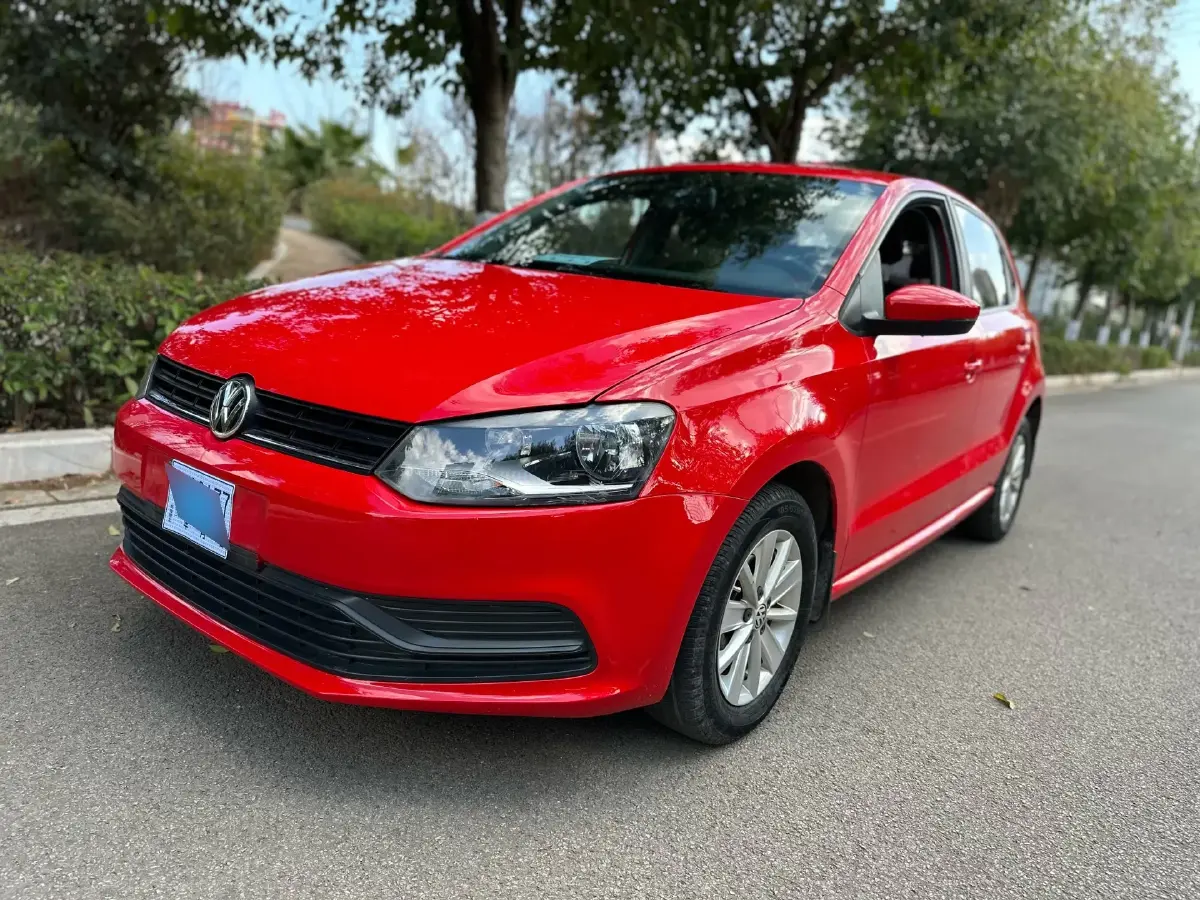 2016 Volkswagen Polo 1.4L 90HP L4 6AT