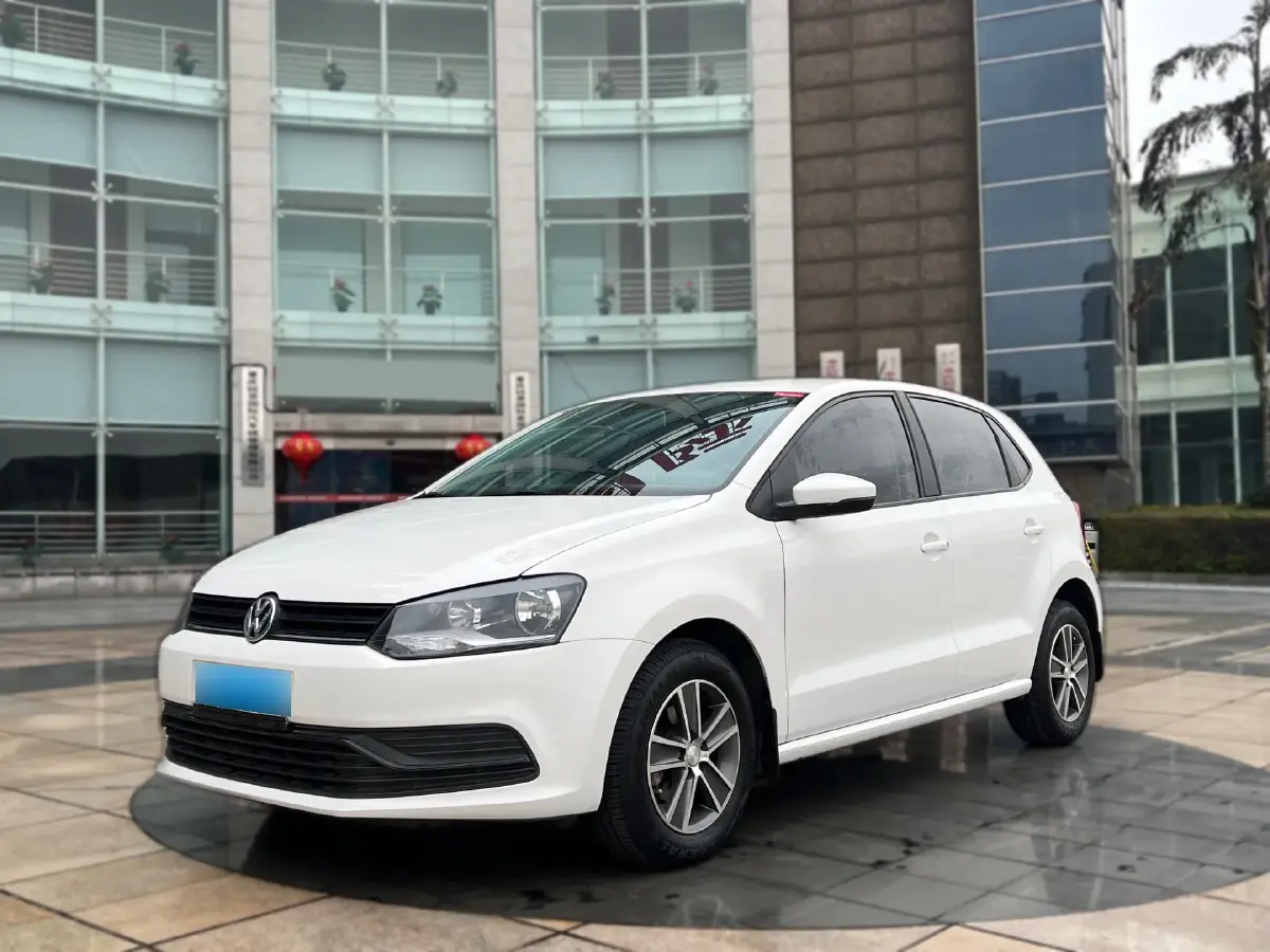 2016 Volkswagen Polo 1.4L 90HP L4 6AT