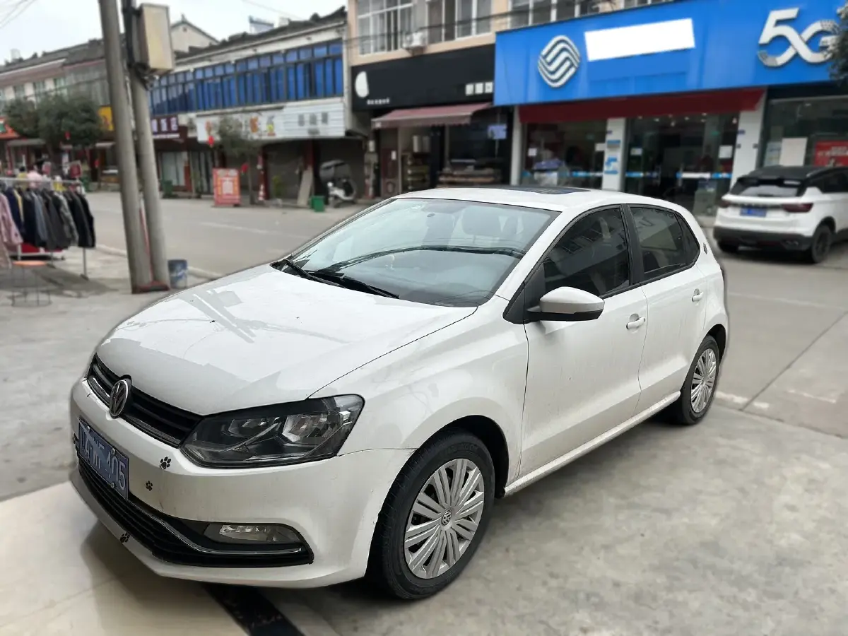 2014 Volkswagen Polo 1.6L 110HP L4 6AT