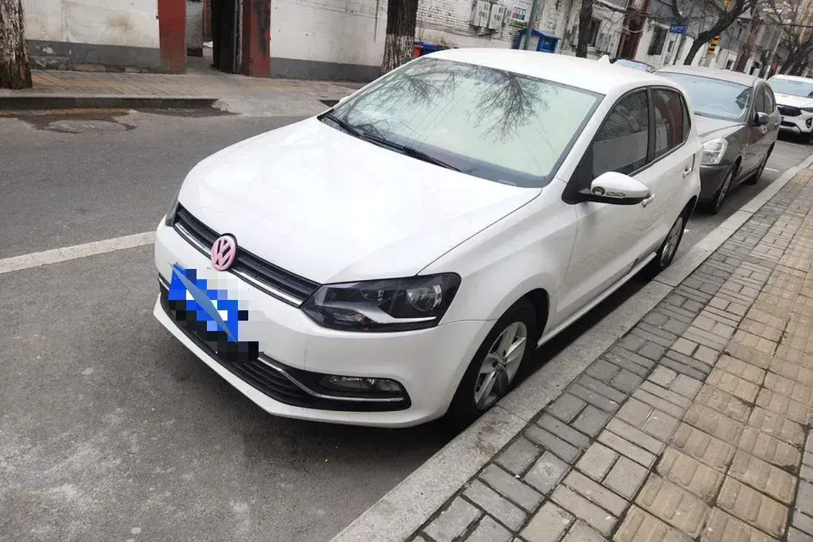 2016 Volkswagen Polo 1.4L 90HP L4 6AT