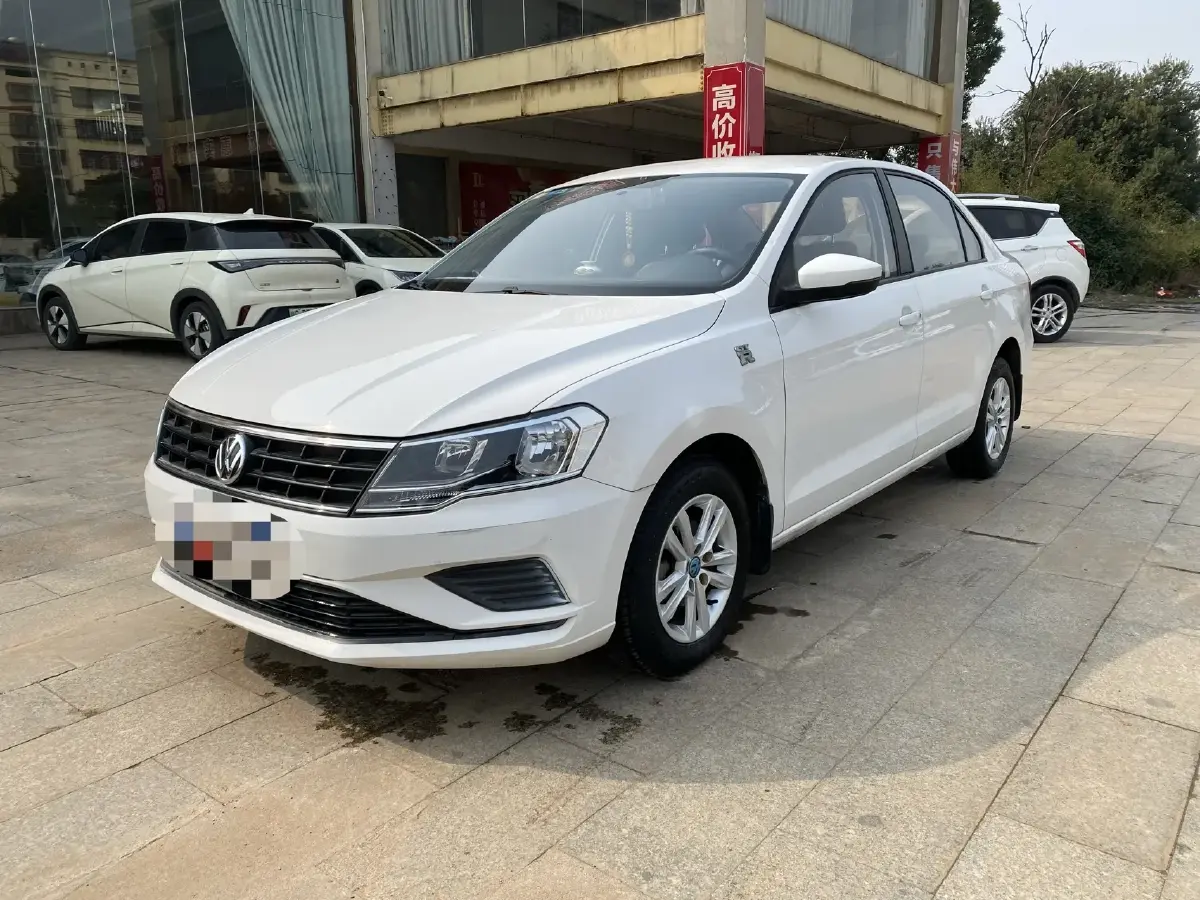 2017 Volkswagen Jetta 1.4L 90HP L4 5MT