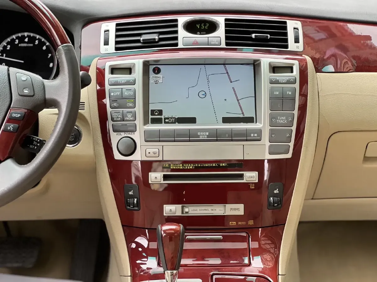 2009 HongQi ShengShi 4.3L 280HP V8 6AT,autocango,china used car exporter,china ev exporter,chinese used car exporter,chinese used ev exporter