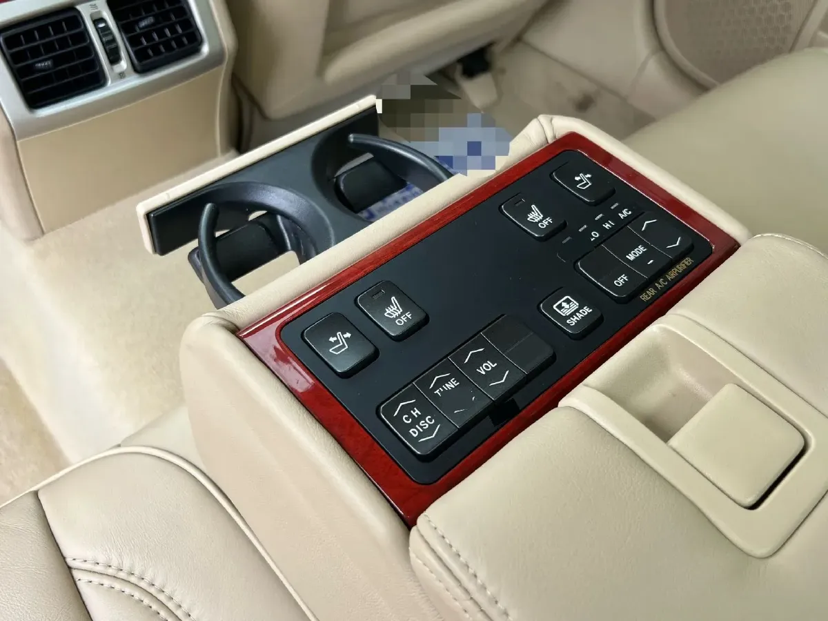 2009 HongQi ShengShi 4.3L 280HP V8 6AT,autocango,china used car exporter,china ev exporter,chinese used car exporter,chinese used ev exporter