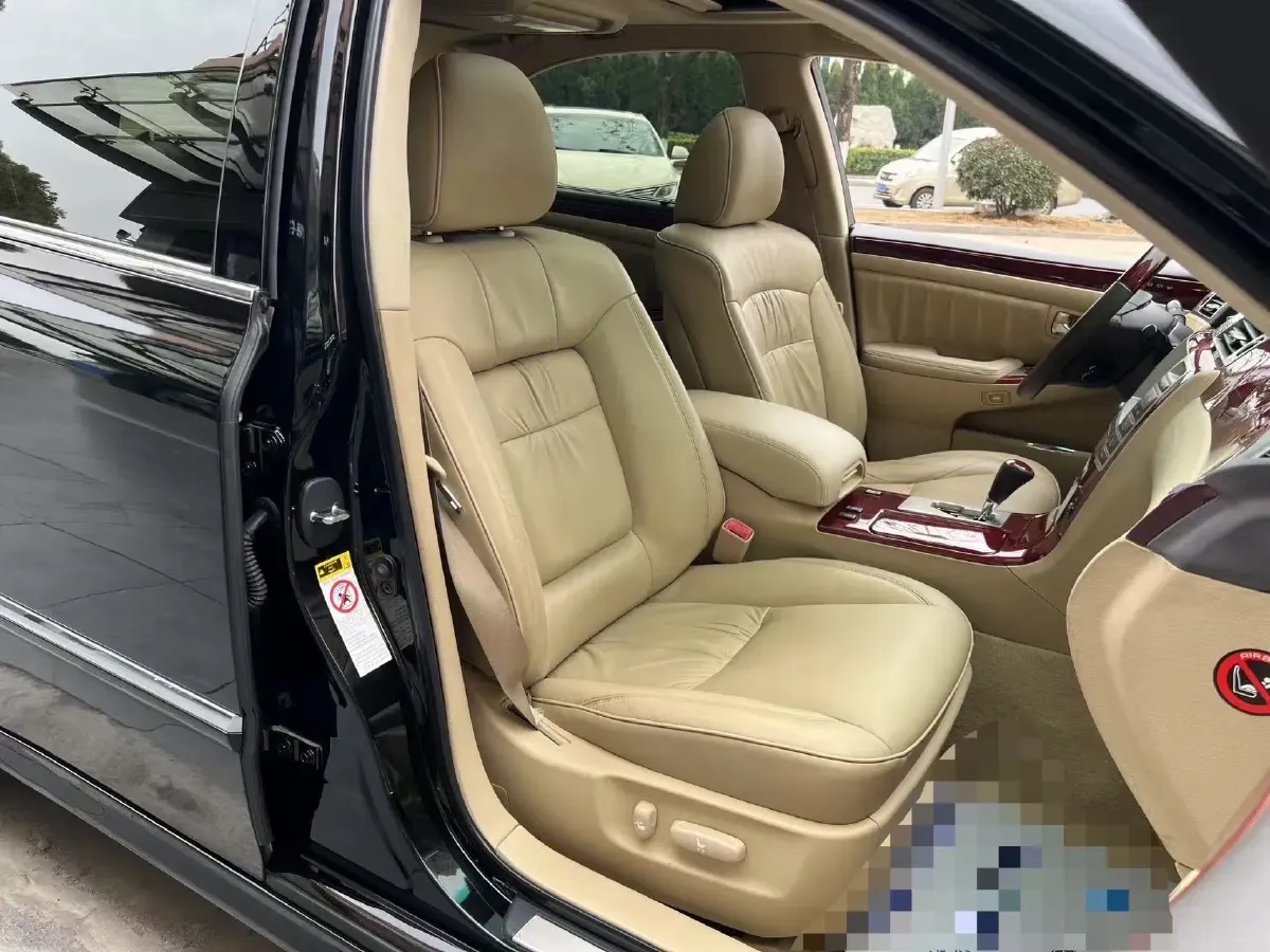 2009 HongQi ShengShi 4.3L 280HP V8 6AT,autocango,china used car exporter,china ev exporter,chinese used car exporter,chinese used ev exporter