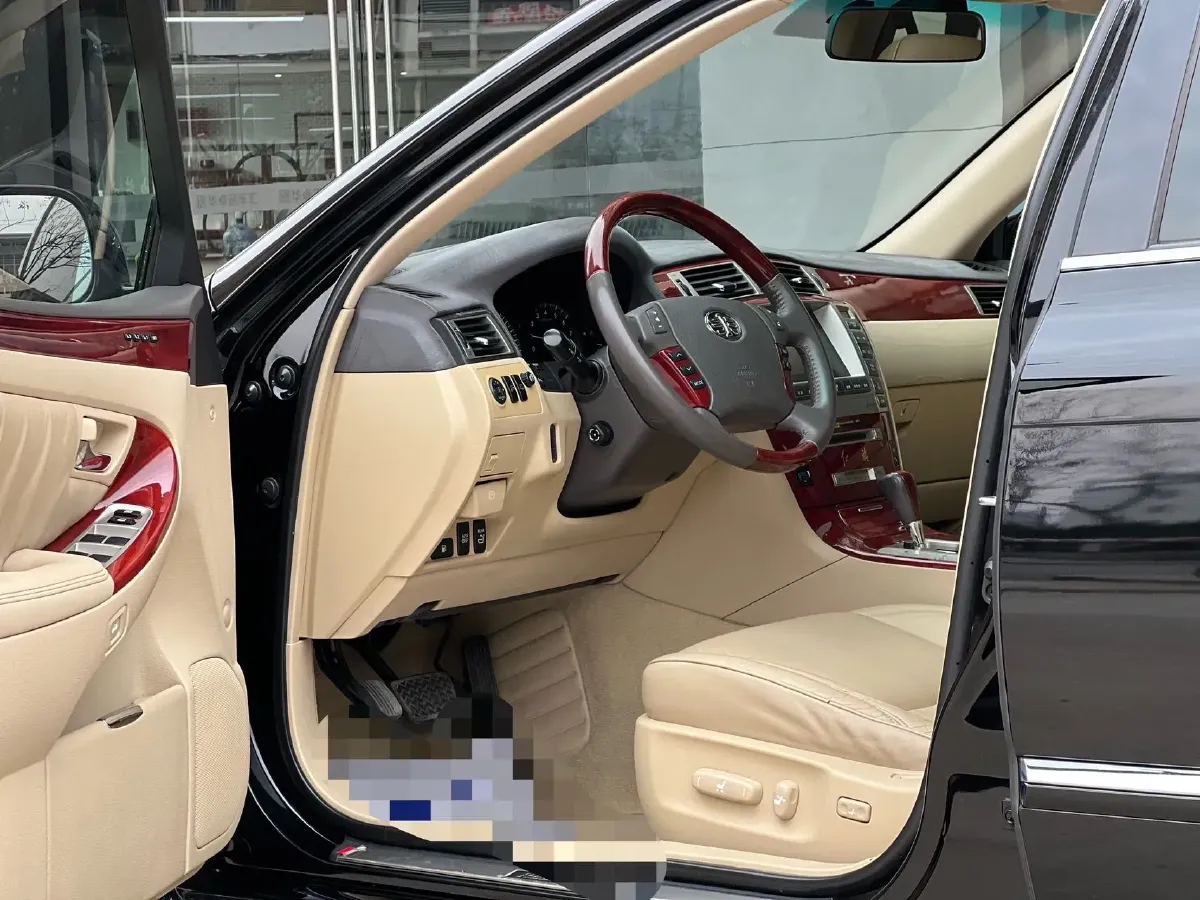 2009 HongQi ShengShi 4.3L 280HP V8 6AT,autocango,china used car exporter,china ev exporter,chinese used car exporter,chinese used ev exporter
