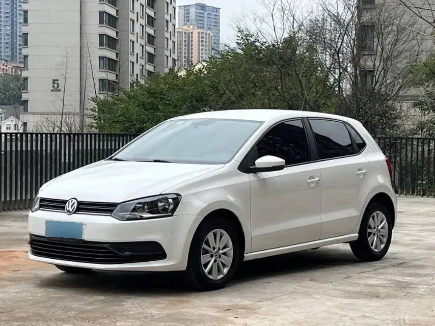 2016 Volkswagen Polo 1.4L 90HP L4 6AT